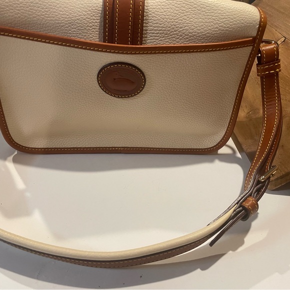 Dooney & Bourke Cream and Brown Shoulder Bag - Picture 10 of 11